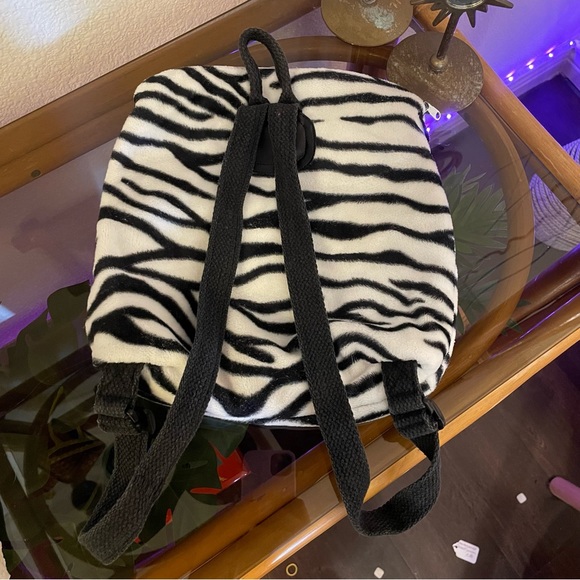 🦓 90s Fur-Totes Zebra Plush Backpack Small/Mini Rave Festival Backpack - Picture 3 of 7